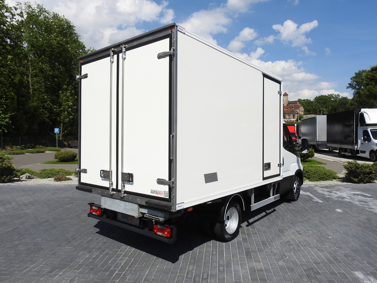 IVECO DAILY 50C15 REGRIGERATOR BOX -5*C POWER SUPPLY 230V AIR CONDITIONING TWIN WHEELS 150HP - Utilitaire frigorifique: photos 3 IVECO DAILY 50C15 REGRIGERATOR BOX -5*C POWER SUPPLY 230V AIR CONDITIONING TWIN WHEELS 150HP - Utilitaire frigorifique: photos 3