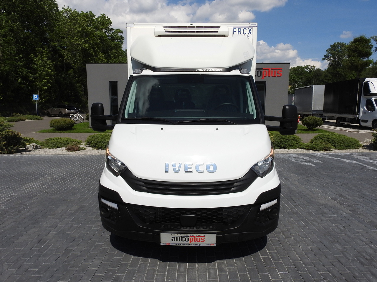 IVECO DAILY 50C15 REGRIGERATOR BOX -5*C POWER SUPPLY 230V AIR CONDITIONING TWIN WHEELS 150HP - Utilitaire frigorifique: photos 5 IVECO DAILY 50C15 REGRIGERATOR BOX -5*C POWER SUPPLY 230V AIR CONDITIONING TWIN WHEELS 150HP - Utilitaire frigorifique: photos 5