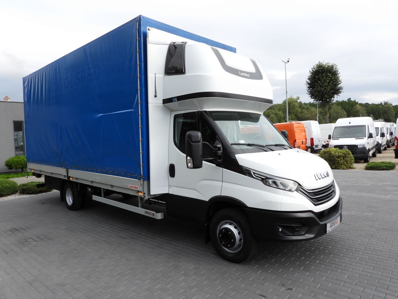 IVECO DAILY 72C18 TARPAULIN LIFT 14 PALLETS WEBASTO CRUISE CONTROL LED LIGHTS TWIN WHEELS AIR CONDITIONING 180HP - Utilitaire rideaux coulissants (PLSC): photos 4 IVECO DAILY 72C18 TARPAULIN LIFT 14 PALLETS WEBASTO CRUISE CONTROL LED LIGHTS TWIN WHEELS AIR CONDITIONING 180HP - Utilitaire rideaux coulissants (PLSC): photos 4