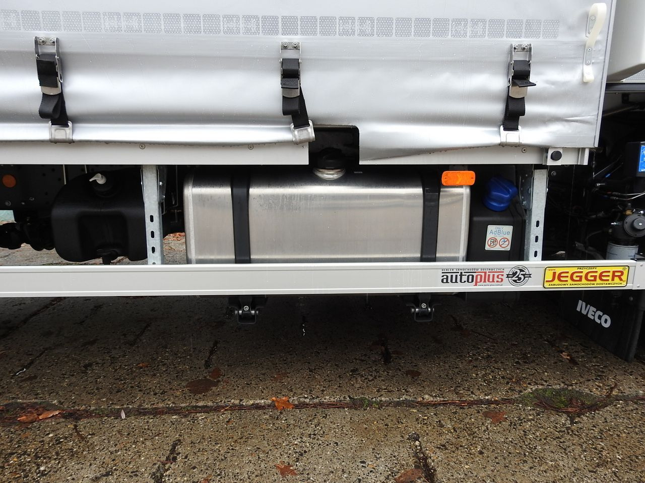 Crédit-bail de IVECO EUROCARGO 120-250 NEW TARPAULIN LIFT 18 PALLETS WEBASTO CRUISE CONTROL AIR CONDITIONING LED LIGHTS PNEUMATICS AUTOMATIC TRANSMISSION HI-MATIC 250HP IVECO EUROCARGO 120-250 NEW TARPAULIN LIFT 18 PALLETS WEBASTO CRUISE CONTROL AIR CONDITIONING LED LIGHTS PNEUMATICS AUTOMATIC TRANSMISSION HI-MATIC 250HP: photos 38