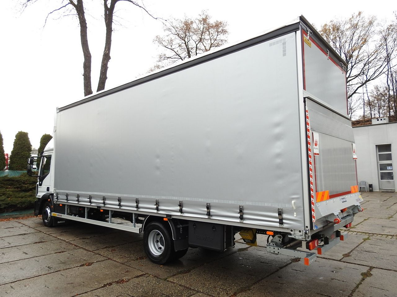 Crédit-bail de IVECO EUROCARGO 120-250 NEW TARPAULIN LIFT 18 PALLETS WEBASTO CRUISE CONTROL AIR CONDITIONING LED LIGHTS PNEUMATICS AUTOMATIC TRANSMISSION HI-MATIC 250HP IVECO EUROCARGO 120-250 NEW TARPAULIN LIFT 18 PALLETS WEBASTO CRUISE CONTROL AIR CONDITIONING LED LIGHTS PNEUMATICS AUTOMATIC TRANSMISSION HI-MATIC 250HP: photos 11