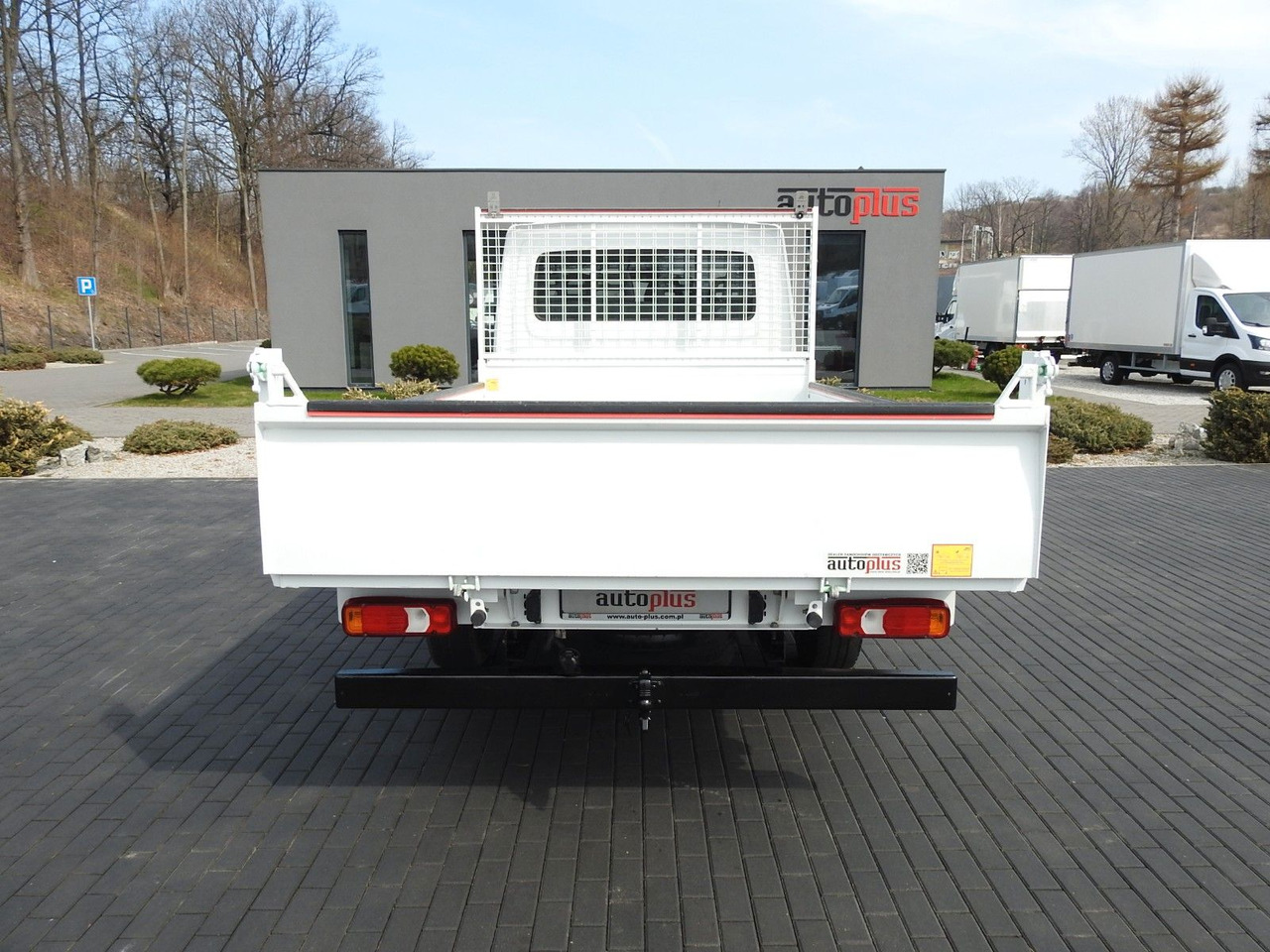 Crédit-bail de  Iveco DAILY 35S14 KIPPER DOPPELKABINE DOKA 7 SITZE Iveco DAILY 35S14 KIPPER DOPPELKABINE DOKA 7 SITZE: photos 10
