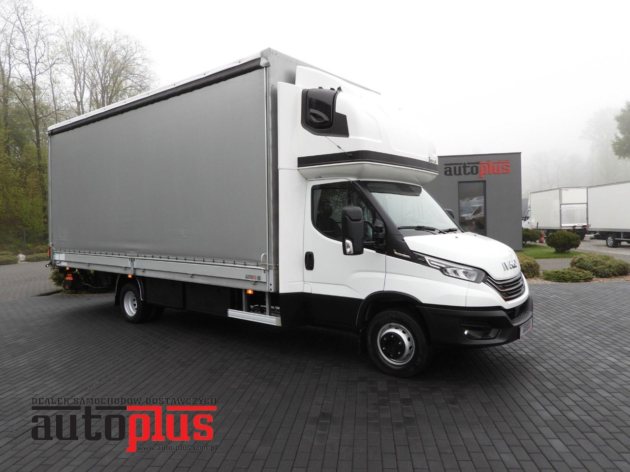 Iveco DAILY 72C18 PRITSCHE PLANE AUFZUG 16 PALETTEN - Utilitaire rideaux coulissants (PLSC): photos 1 Iveco DAILY 72C18 PRITSCHE PLANE AUFZUG 16 PALETTEN - Utilitaire rideaux coulissants (PLSC): photos 1