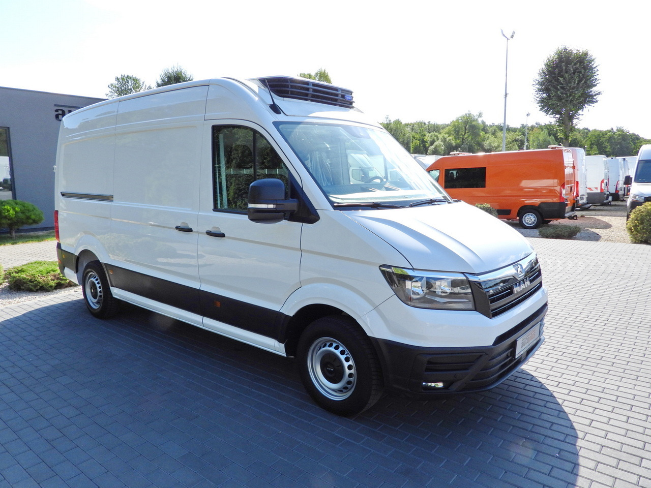 MAN TGE REFRIGERATOR VAN -5*C POWER SUPPLY 230V CRUISE CONTROL AUTOMATIC TRANSMISSION AIR CONDITIONING 180HP - Utilitaire frigorifique: photos 4 MAN TGE REFRIGERATOR VAN -5*C POWER SUPPLY 230V CRUISE CONTROL AUTOMATIC TRANSMISSION AIR CONDITIONING 180HP - Utilitaire frigorifique: photos 4