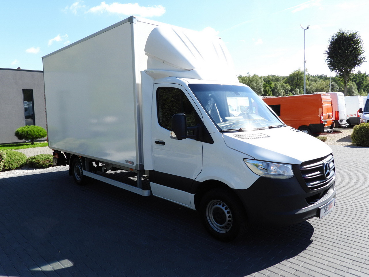 MERCEDES SPRINTER 315 BOX LIFT 8 PALLETS AIR CONDITIONING 150HP - Fourgon grand volume: photos 4 MERCEDES SPRINTER 315 BOX LIFT 8 PALLETS AIR CONDITIONING 150HP - Fourgon grand volume: photos 4