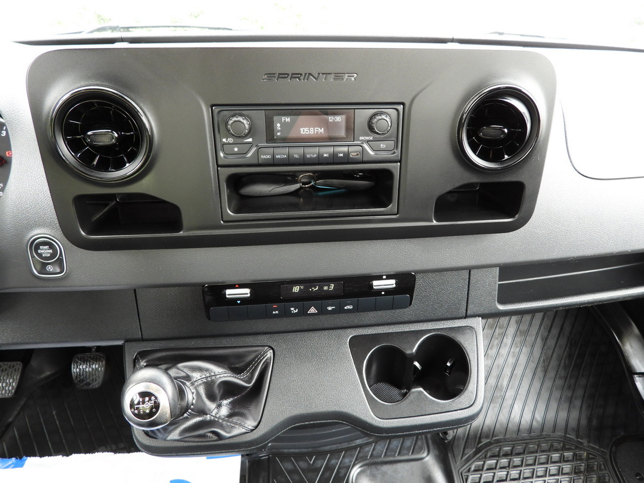 Utilitaire plateau MERCEDES SPRINTER 315 STAKE BODY 8 PALLETS CRUISE CONTROL AIR CONDITIONING  150HP: photos 32