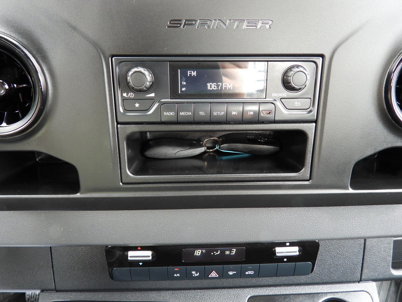 Utilitaire plateau MERCEDES SPRINTER 315 STAKE BODY 8 PALLETS CRUISE CONTROL AIR CONDITIONING  150HP: photos 34