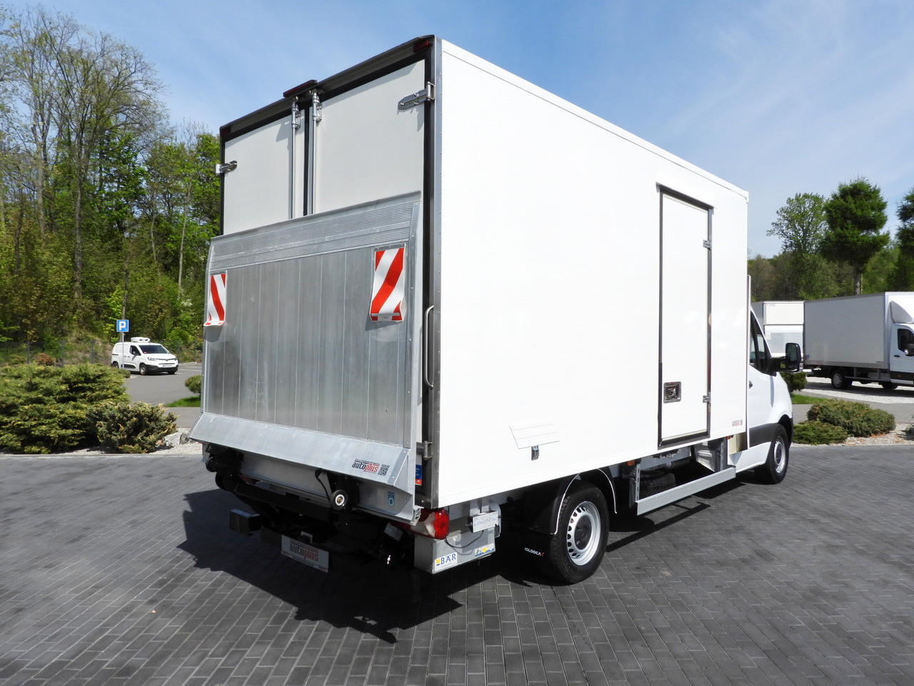 MERCEDES SPRINTER 316 REGRIGERATOR BOX 0*C LIFT 8 PALLETS CRUISE CONTROL PNEUMATICS AIR CONDITIONING 160HP - Utilitaire frigorifique: photos 3 MERCEDES SPRINTER 316 REGRIGERATOR BOX 0*C LIFT 8 PALLETS CRUISE CONTROL PNEUMATICS AIR CONDITIONING 160HP - Utilitaire frigorifique: photos 3