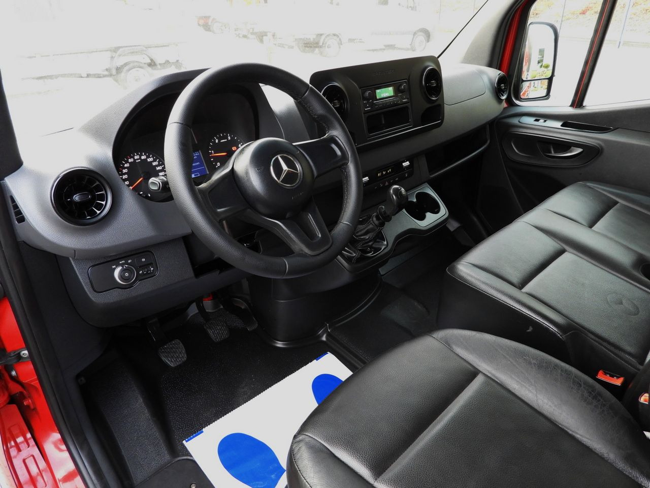 MERCEDES SPRINTER 316 STAKE BODY DOUBLE CABIN DOKA 7 SEATS AIR CONDITIONING  160HP - Utilitaire double cabine: photos 2 MERCEDES SPRINTER 316 STAKE BODY DOUBLE CABIN DOKA 7 SEATS AIR CONDITIONING  160HP - Utilitaire double cabine: photos 2