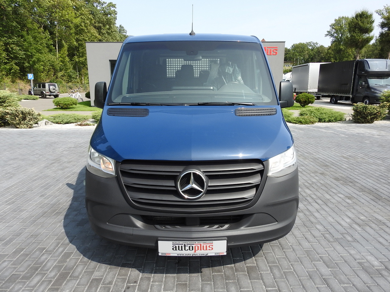 MERCEDES SPRINTER 316 STAKE BODY DOUBLE CABIN DOKA 7 SEATS AIR CONDITIONING  160HP - Utilitaire double cabine: photos 5 MERCEDES SPRINTER 316 STAKE BODY DOUBLE CABIN DOKA 7 SEATS AIR CONDITIONING  160HP - Utilitaire double cabine: photos 5