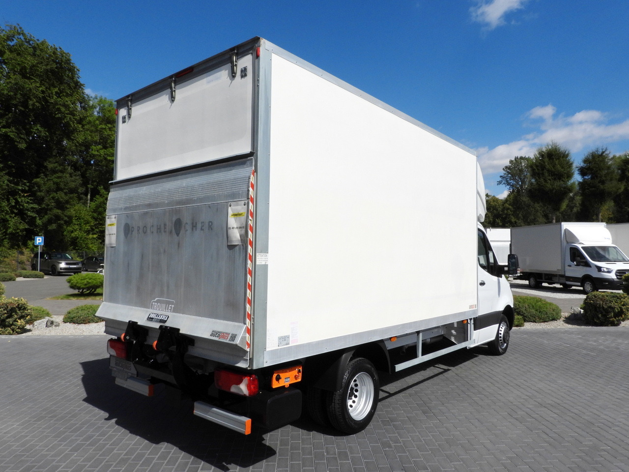 MERCEDES SPRINTER 514 BOX LIFT 8 PALLETS CRUISE CONTROL TWIN WHEELS AIR CONDITIONING 140HP - Fourgon grand volume: photos 3 MERCEDES SPRINTER 514 BOX LIFT 8 PALLETS CRUISE CONTROL TWIN WHEELS AIR CONDITIONING 140HP - Fourgon grand volume: photos 3