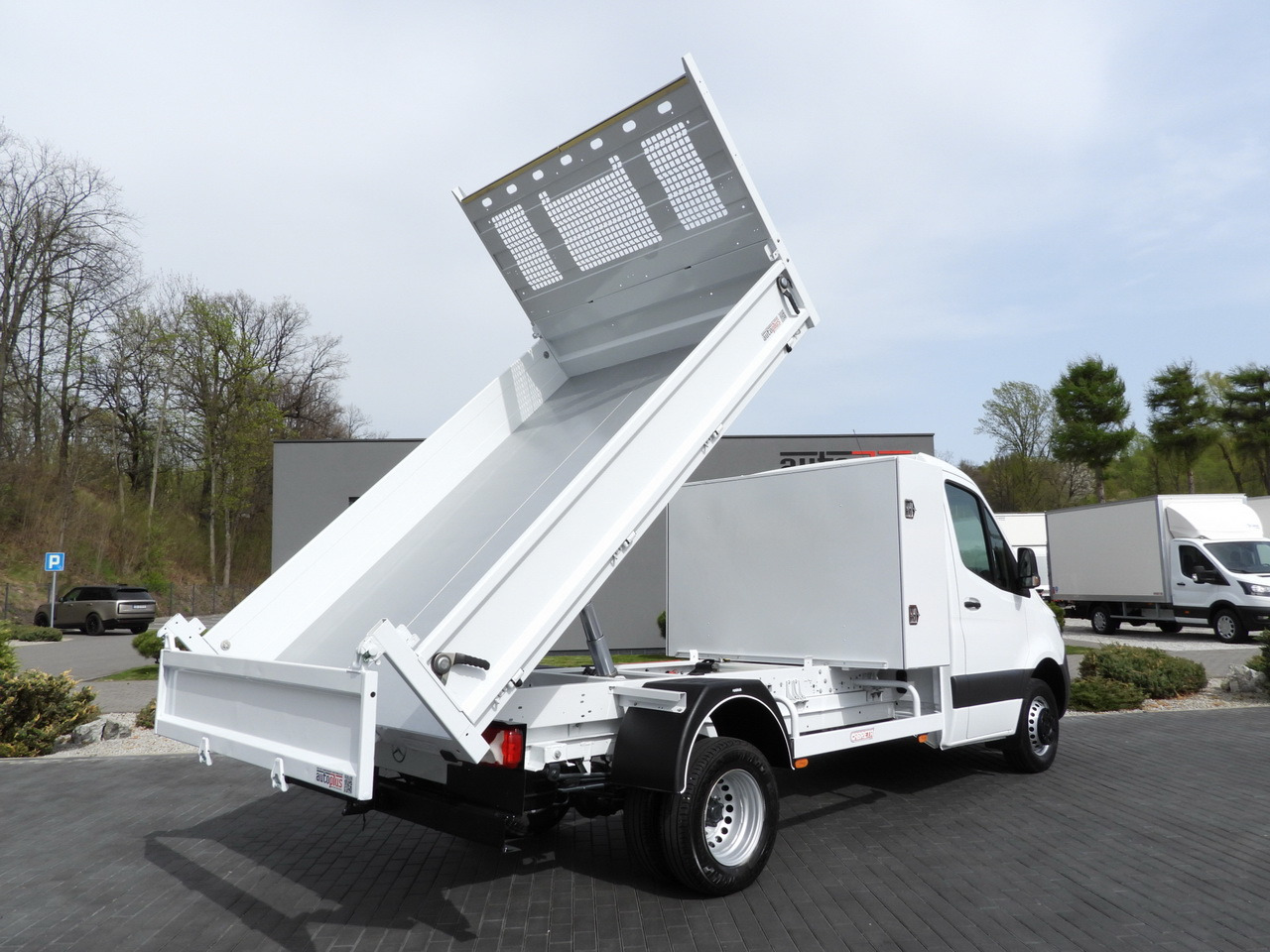 MERCEDES SPRINTER 516 TIPPER CRUISE CONTROL TWIN WHEELS AIR CONDITIONING 160HP - Utilitaire benne: photos 3 MERCEDES SPRINTER 516 TIPPER CRUISE CONTROL TWIN WHEELS AIR CONDITIONING 160HP - Utilitaire benne: photos 3