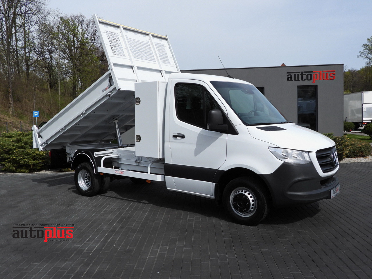 MERCEDES SPRINTER 516 TIPPER CRUISE CONTROL TWIN WHEELS AIR CONDITIONING  160HP - Utilitaire benne: photos 1 MERCEDES SPRINTER 516 TIPPER CRUISE CONTROL TWIN WHEELS AIR CONDITIONING  160HP - Utilitaire benne: photos 1