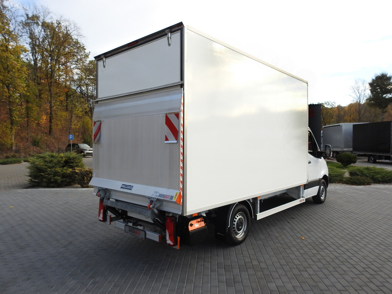 MERCEDES SPRINTER BOX LIFT 8 PALLETS AIR CONDITIONING  150HP - Fourgon grand volume: photos 3 MERCEDES SPRINTER BOX LIFT 8 PALLETS AIR CONDITIONING  150HP - Fourgon grand volume: photos 3