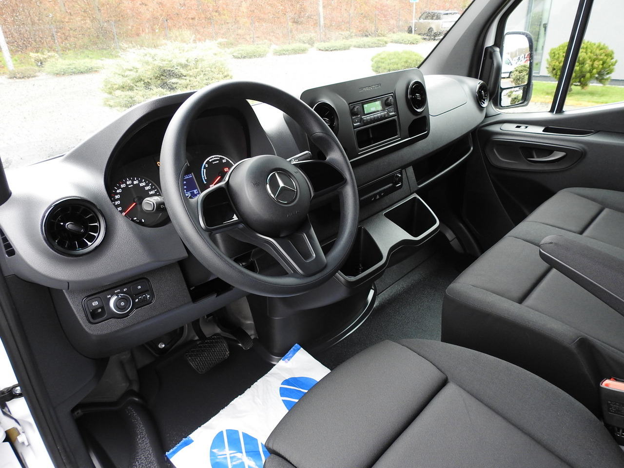 MERCEDES eSprinter NEW ELECTRIC VAN AUTOMATIC TRANSMISSION GUARANTEE 95HP - Fourgon utilitaire, Utilitaire électrique: photos 2 MERCEDES eSprinter NEW ELECTRIC VAN AUTOMATIC TRANSMISSION GUARANTEE 95HP - Fourgon utilitaire, Utilitaire électrique: photos 2