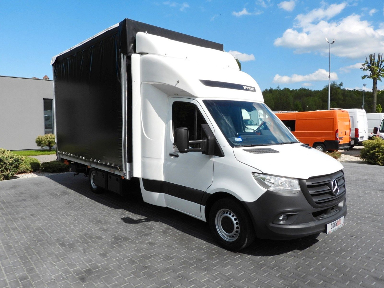 Mercedes-Benz SPRINTER 316 PRITSCHE PLANE AUFZUG 10 PALETTEN - Utilitaire rideaux coulissants (PLSC), Utilitaire double cabine: photos 4 Mercedes-Benz SPRINTER 316 PRITSCHE PLANE AUFZUG 10 PALETTEN - Utilitaire rideaux coulissants (PLSC), Utilitaire double cabine: photos 4