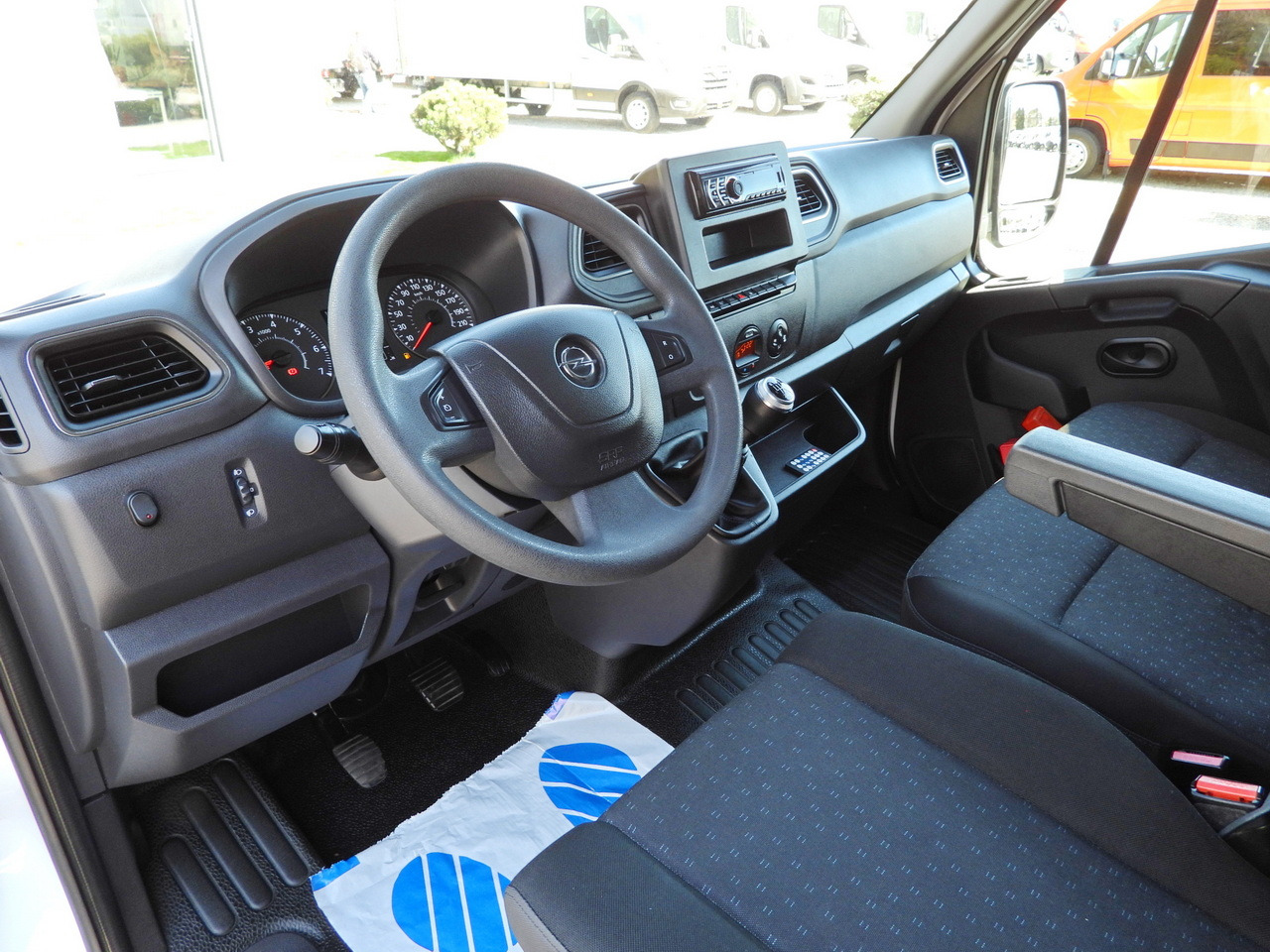 OPEL MOVANO TARPAULIN LIFT 9 PALLETS WEBASTO CRUISE CONTROL LED LIGHTS PNEUMATICS AIR CONDITIONING 165HP - Utilitaire rideaux coulissants (PLSC): photos 2 OPEL MOVANO TARPAULIN LIFT 9 PALLETS WEBASTO CRUISE CONTROL LED LIGHTS PNEUMATICS AIR CONDITIONING 165HP - Utilitaire rideaux coulissants (PLSC): photos 2