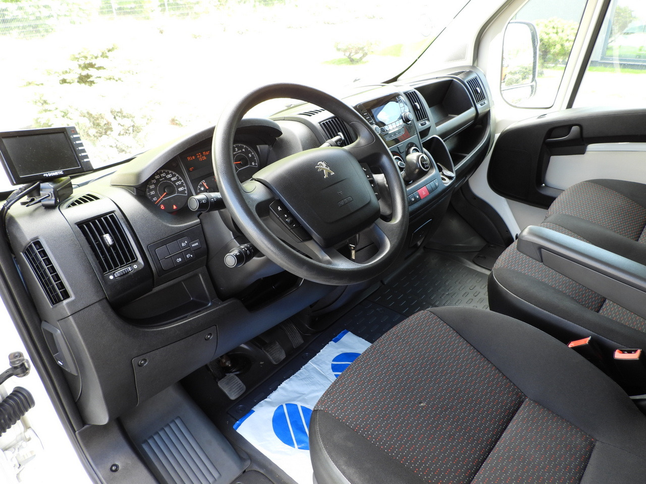 PEUGEOT BOXER BOX 8 PALLETS CRUISE CONTROL AIR CONDITIONING 130HP - Fourgon grand volume: photos 2 PEUGEOT BOXER BOX 8 PALLETS CRUISE CONTROL AIR CONDITIONING 130HP - Fourgon grand volume: photos 2