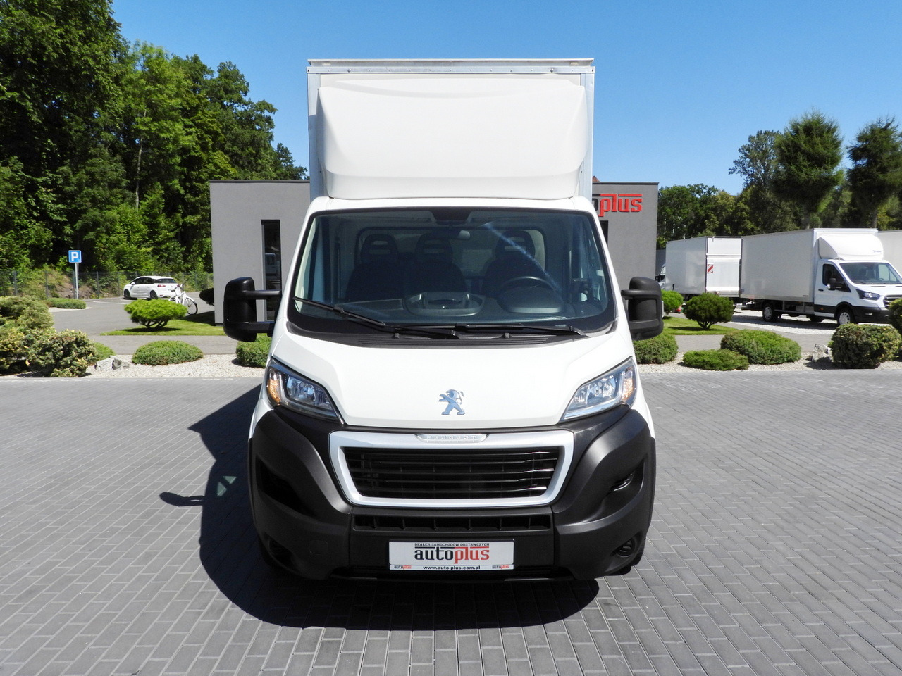 PEUGEOT BOXER BOX LIFT 8 PALLETS CRUISE CONTROL AIR CONDITIONING  130HP - Fourgon grand volume: photos 5 PEUGEOT BOXER BOX LIFT 8 PALLETS CRUISE CONTROL AIR CONDITIONING  130HP - Fourgon grand volume: photos 5