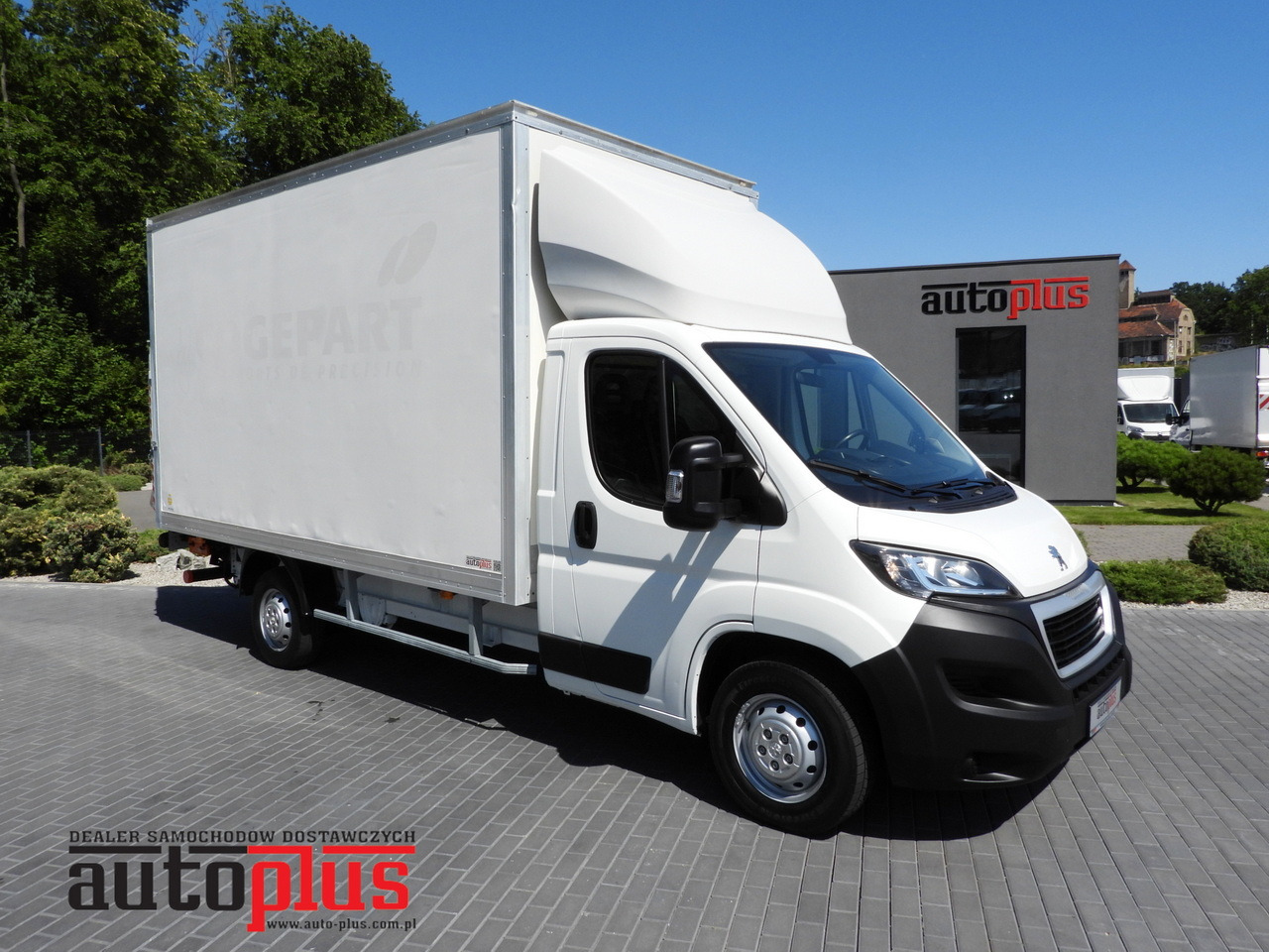 PEUGEOT BOXER BOX LIFT 8 PALLETS CRUISE CONTROL AIR CONDITIONING  130HP - Fourgon grand volume: photos 1 PEUGEOT BOXER BOX LIFT 8 PALLETS CRUISE CONTROL AIR CONDITIONING  130HP - Fourgon grand volume: photos 1