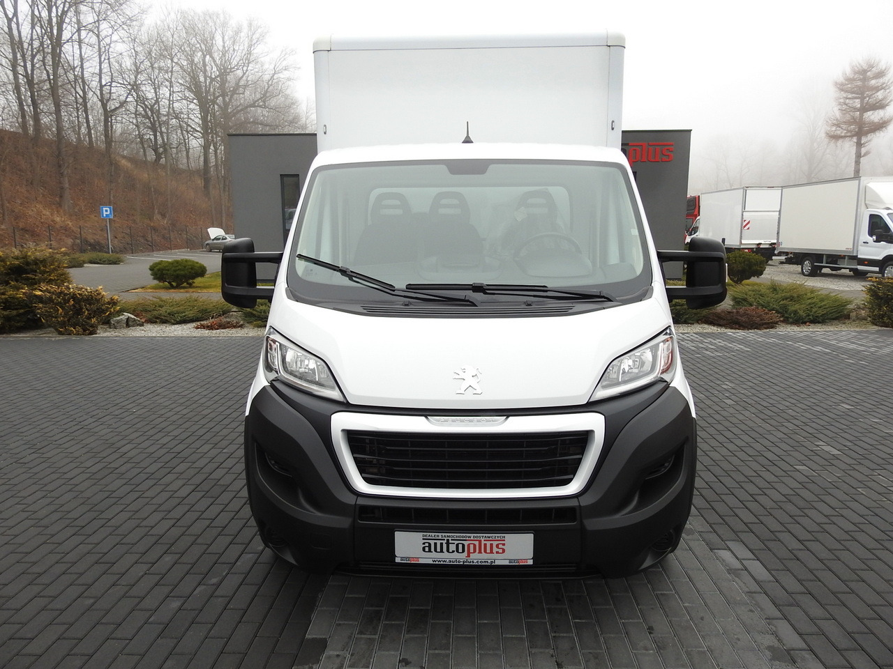 PEUGEOT BOXER BOX LIFT 8 PALLETS CRUISE CONTROL AIR CONDITIONING 140HP - Fourgon grand volume: photos 5 PEUGEOT BOXER BOX LIFT 8 PALLETS CRUISE CONTROL AIR CONDITIONING 140HP - Fourgon grand volume: photos 5