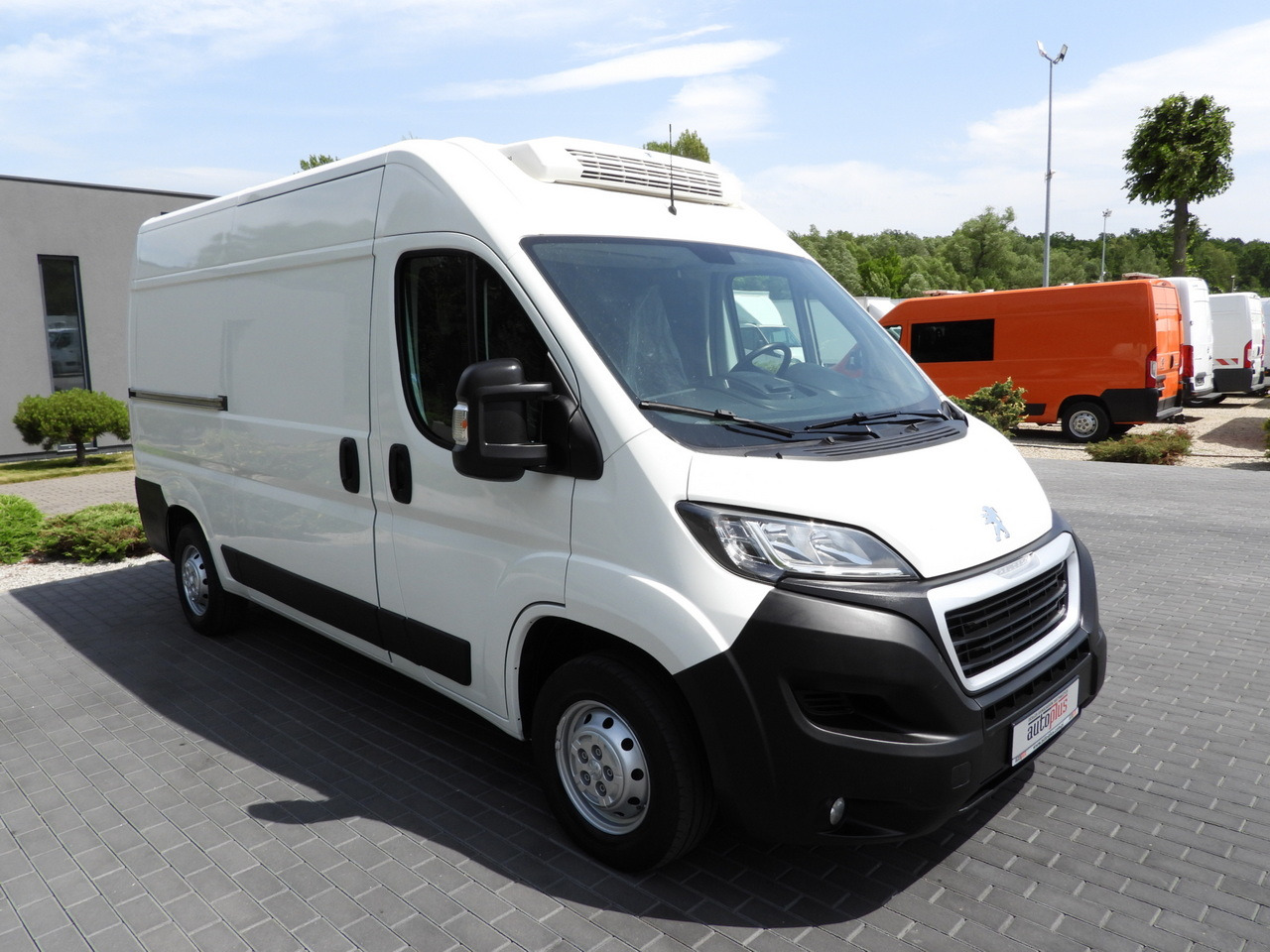 PEUGEOT BOXER REFRIGERATOR VAN -10*C CRUISE CONTROL AIR CONDITIONING 130HP - Utilitaire frigorifique: photos 4 PEUGEOT BOXER REFRIGERATOR VAN -10*C CRUISE CONTROL AIR CONDITIONING 130HP - Utilitaire frigorifique: photos 4