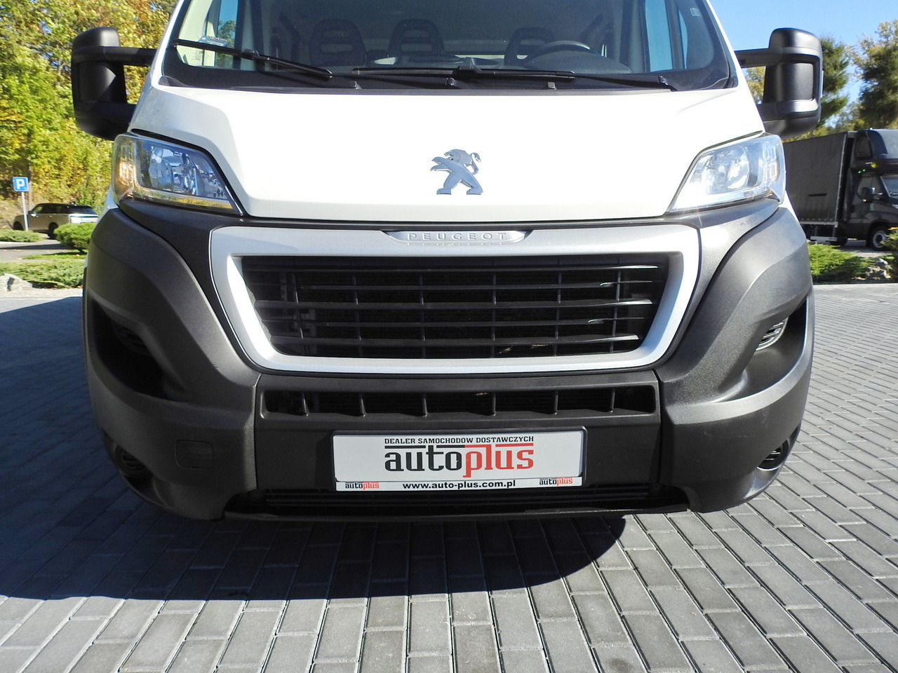 Utilitaire plateau PEUGEOT BOXER STAKE BODY DOUBLE CABIN DOKA 7 SEATS AIR CONDITIONING  140HP: photos 13