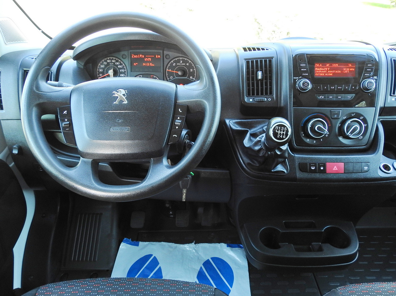 Utilitaire plateau PEUGEOT BOXER STAKE BODY DOUBLE CABIN DOKA 7 SEATS AIR CONDITIONING  140HP: photos 30