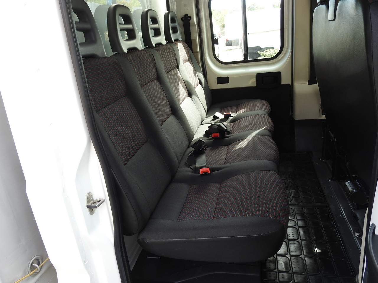 Utilitaire plateau PEUGEOT BOXER STAKE BODY DOUBLE CABIN DOKA 7 SEATS AIR CONDITIONING  140HP: photos 44
