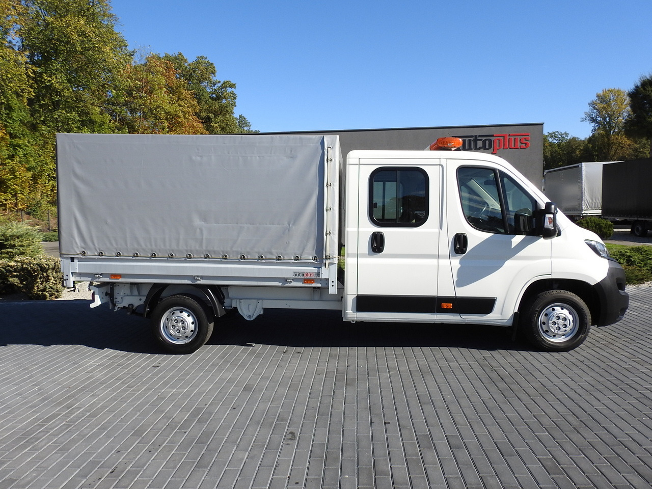 Utilitaire plateau PEUGEOT BOXER STAKE BODY DOUBLE CABIN DOKA 7 SEATS AIR CONDITIONING  140HP: photos 7
