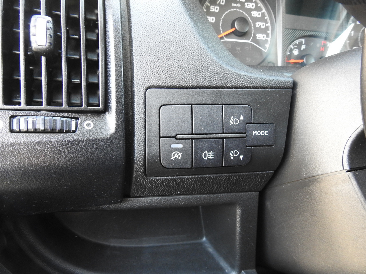 Utilitaire plateau PEUGEOT BOXER STAKE BODY DOUBLE CABIN DOKA 7 SEATS AIR CONDITIONING  140HP: photos 27
