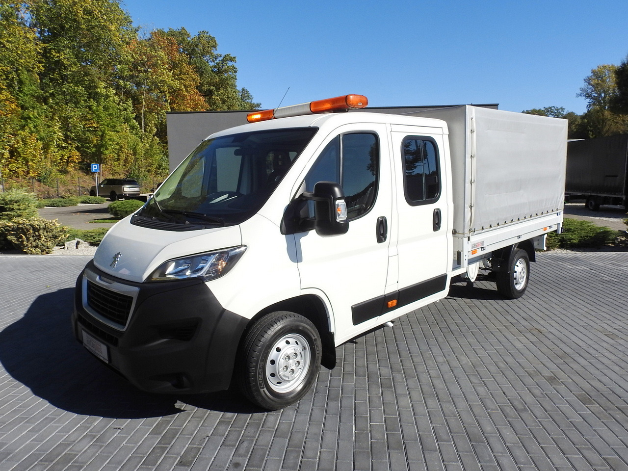 Utilitaire plateau PEUGEOT BOXER STAKE BODY DOUBLE CABIN DOKA 7 SEATS AIR CONDITIONING  140HP: photos 18