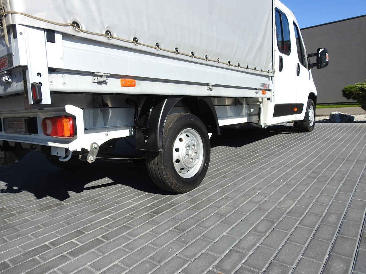 Utilitaire plateau PEUGEOT BOXER STAKE BODY DOUBLE CABIN DOKA 7 SEATS AIR CONDITIONING  140HP: photos 17