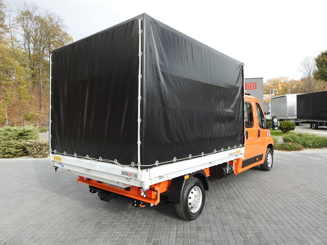 PEUGEOT BOXER STAKE BODY TARPAULIN DOUBLE CABIN DOKA 7 SEATS AIR CONDITIONING PNEUMATICS 140HP - Utilitaire double cabine: photos 3 PEUGEOT BOXER STAKE BODY TARPAULIN DOUBLE CABIN DOKA 7 SEATS AIR CONDITIONING PNEUMATICS 140HP - Utilitaire double cabine: photos 3