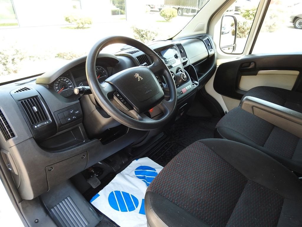 Peugeot BOXER KASTENWAGEN DOPPELKABINE 7 SITZE 110PS - Fourgon utilitaire, Utilitaire double cabine: photos 2 Peugeot BOXER KASTENWAGEN DOPPELKABINE 7 SITZE 110PS - Fourgon utilitaire, Utilitaire double cabine: photos 2