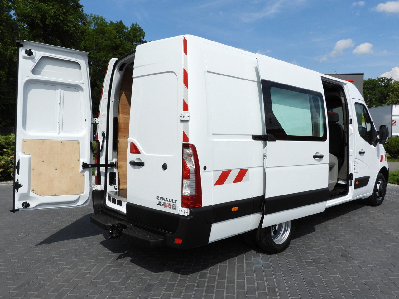 RENAULT MASTER BOX DELIVERY VAN 7 SEATS CRUISE CONTROL TWIN WHEELS AIR CONDITIONING 145HP - Fourgon utilitaire: photos 3 RENAULT MASTER BOX DELIVERY VAN 7 SEATS CRUISE CONTROL TWIN WHEELS AIR CONDITIONING 145HP - Fourgon utilitaire: photos 3