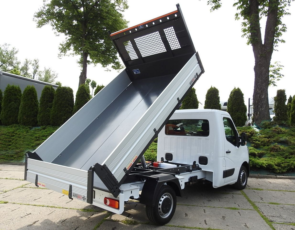 RENAULT MASTER - Utilitaire benne: photos 3 RENAULT MASTER - Utilitaire benne: photos 3