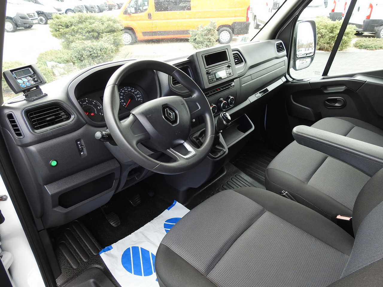 RENAULT MASTER  REGRIGERATOR BOX 0*C LED LIGHTS AIR CONDITIONING  145HP - Utilitaire frigorifique: photos 2 RENAULT MASTER  REGRIGERATOR BOX 0*C LED LIGHTS AIR CONDITIONING  145HP - Utilitaire frigorifique: photos 2
