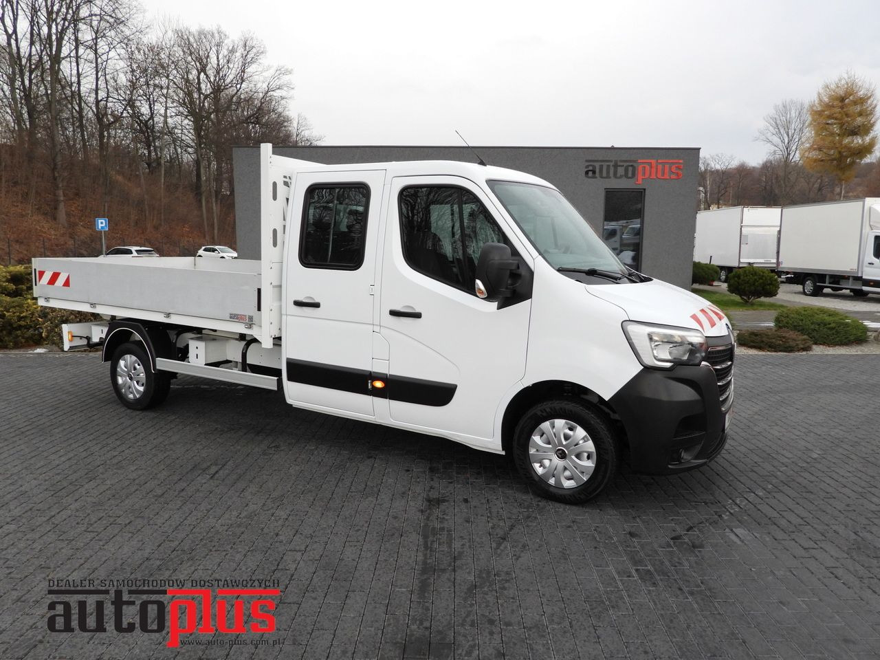 RENAULT MASTER STAKE BODY DOUBLE CABIN DOKA 6 SEATS CRUISE CONTROL NAVIGATION LED LIGHTS AIR CONDITIONING 150HP - Utilitaire double cabine: photos 1 RENAULT MASTER STAKE BODY DOUBLE CABIN DOKA 6 SEATS CRUISE CONTROL NAVIGATION LED LIGHTS AIR CONDITIONING 150HP - Utilitaire double cabine: photos 1