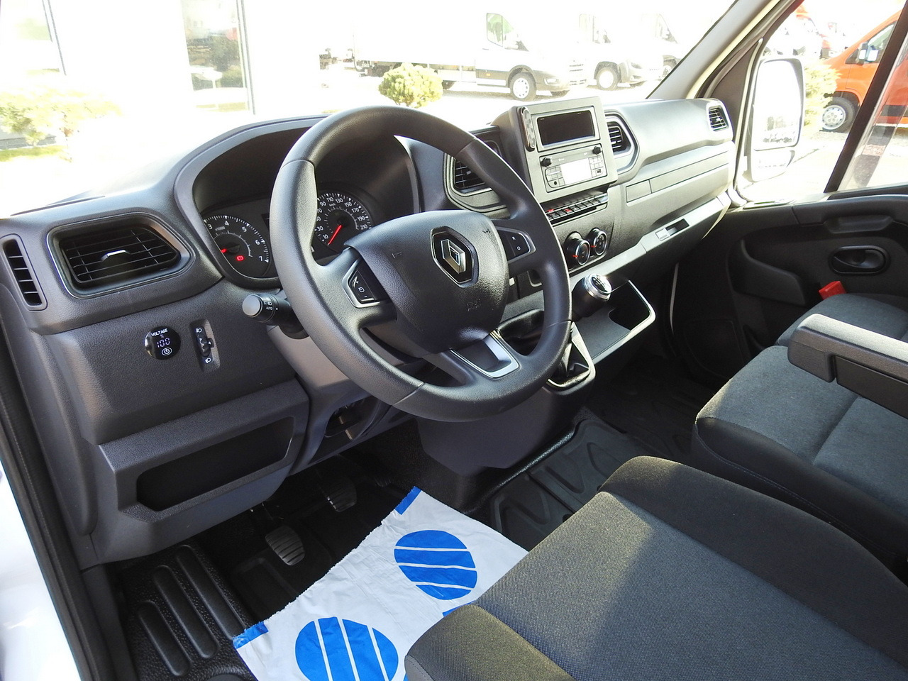 RENAULT MASTER TARPAULIN 10 PALLETS WEBASTO CRUISE CONTROL LED LIGHTS PNEUMATICS AIR CONDITIONING 165HP - Utilitaire rideaux coulissants (PLSC): photos 2 RENAULT MASTER TARPAULIN 10 PALLETS WEBASTO CRUISE CONTROL LED LIGHTS PNEUMATICS AIR CONDITIONING 165HP - Utilitaire rideaux coulissants (PLSC): photos 2