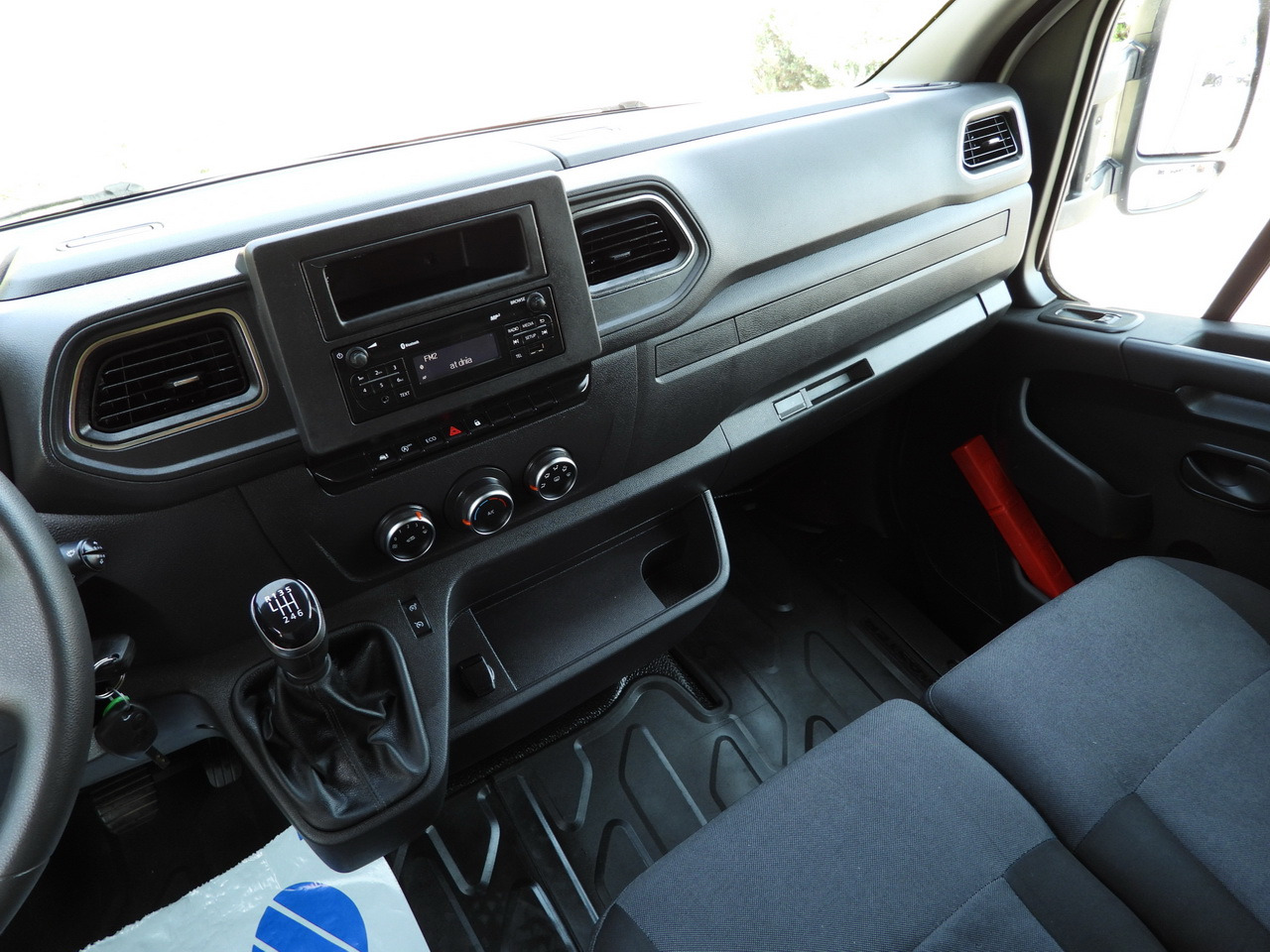 Utilitaire rideaux coulissants (PLSC) RENAULT MASTER TARPAULIN LIFT 10 PALLETS WEBASTO CRUISE CONTROL LED LIGHTS PNEUMATICS AIR CONDITIONING 165HP: photos 34 Utilitaire rideaux coulissants (PLSC) RENAULT MASTER TARPAULIN LIFT 10 PALLETS WEBASTO CRUISE CONTROL LED LIGHTS PNEUMATICS AIR CONDITIONING 165HP: photos 34