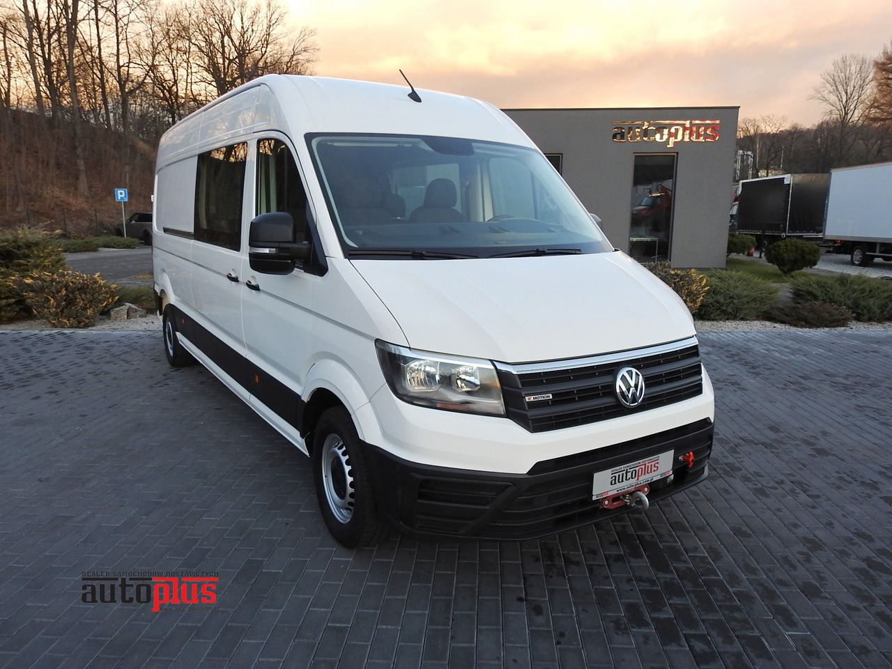 VOLKSWAGEN CRAFTER 4X4 4MOTION BOX DELIVERY VAN 7 SEATS AIR CONDITIONING 140HP - Fourgon utilitaire: photos 1 VOLKSWAGEN CRAFTER 4X4 4MOTION BOX DELIVERY VAN 7 SEATS AIR CONDITIONING 140HP - Fourgon utilitaire: photos 1