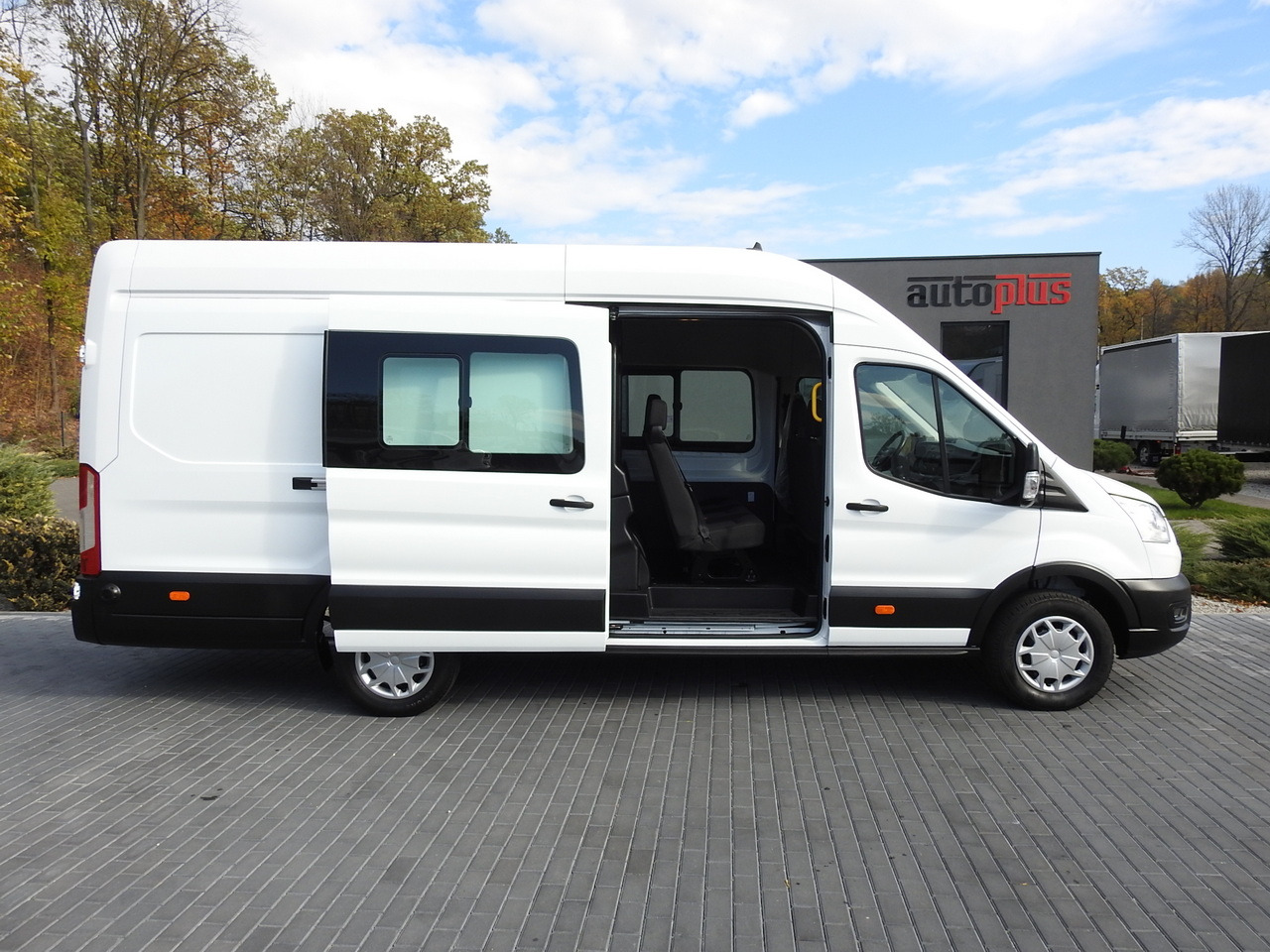 Véhicule utilitaire FORD TRANSIT BOX DELIVERY VAN 6 SEATS CRUISE CONTROL AIR CONDITIONING LED LIGHTS  130HP: photos 8