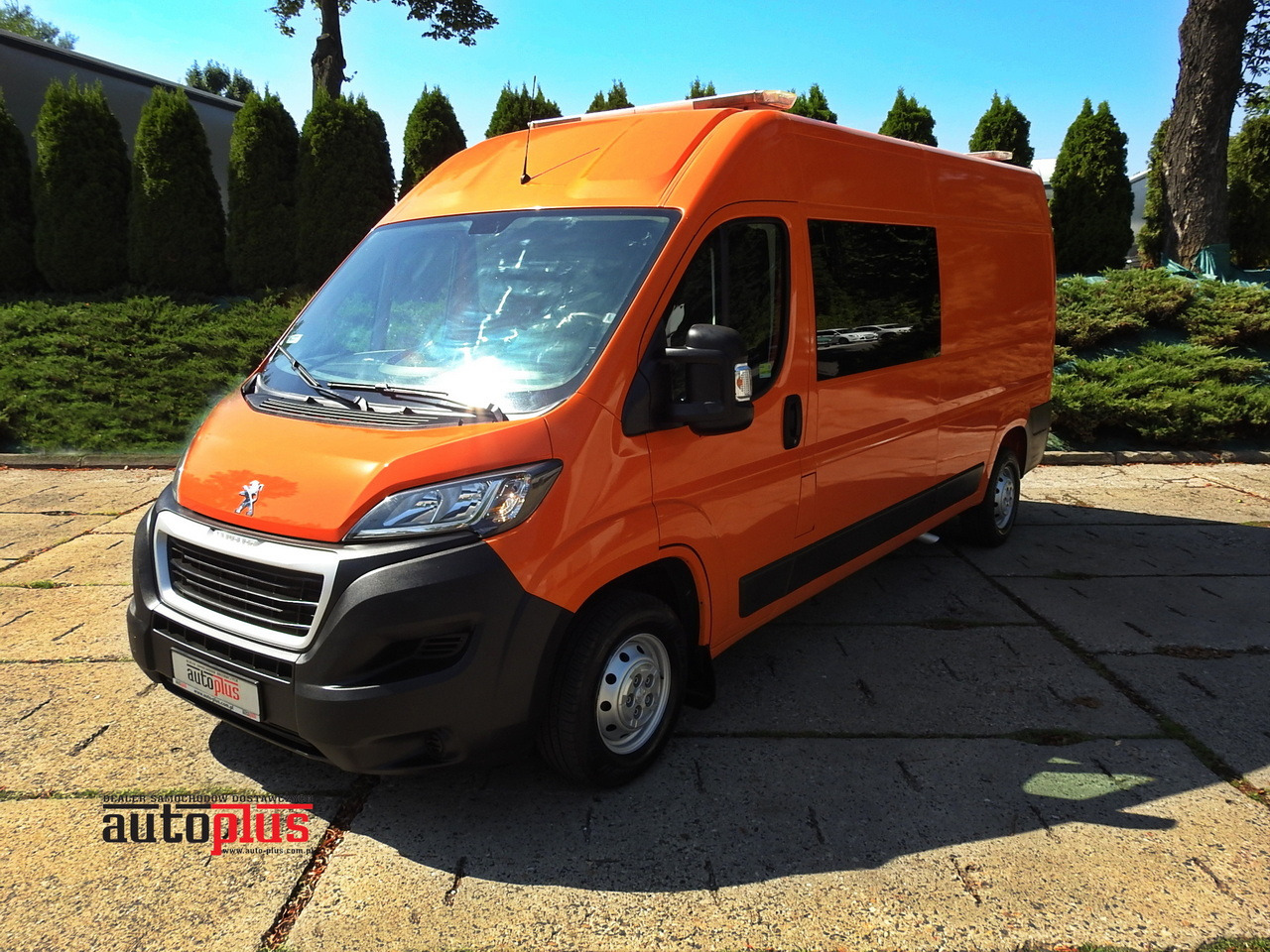 PEUGEOT BOXER BOX DELIVERY VAN 7 SEATS AIR CONDITIONING 120HP - Véhicule utilitaire: photos 1 PEUGEOT BOXER BOX DELIVERY VAN 7 SEATS AIR CONDITIONING 120HP - Véhicule utilitaire: photos 1