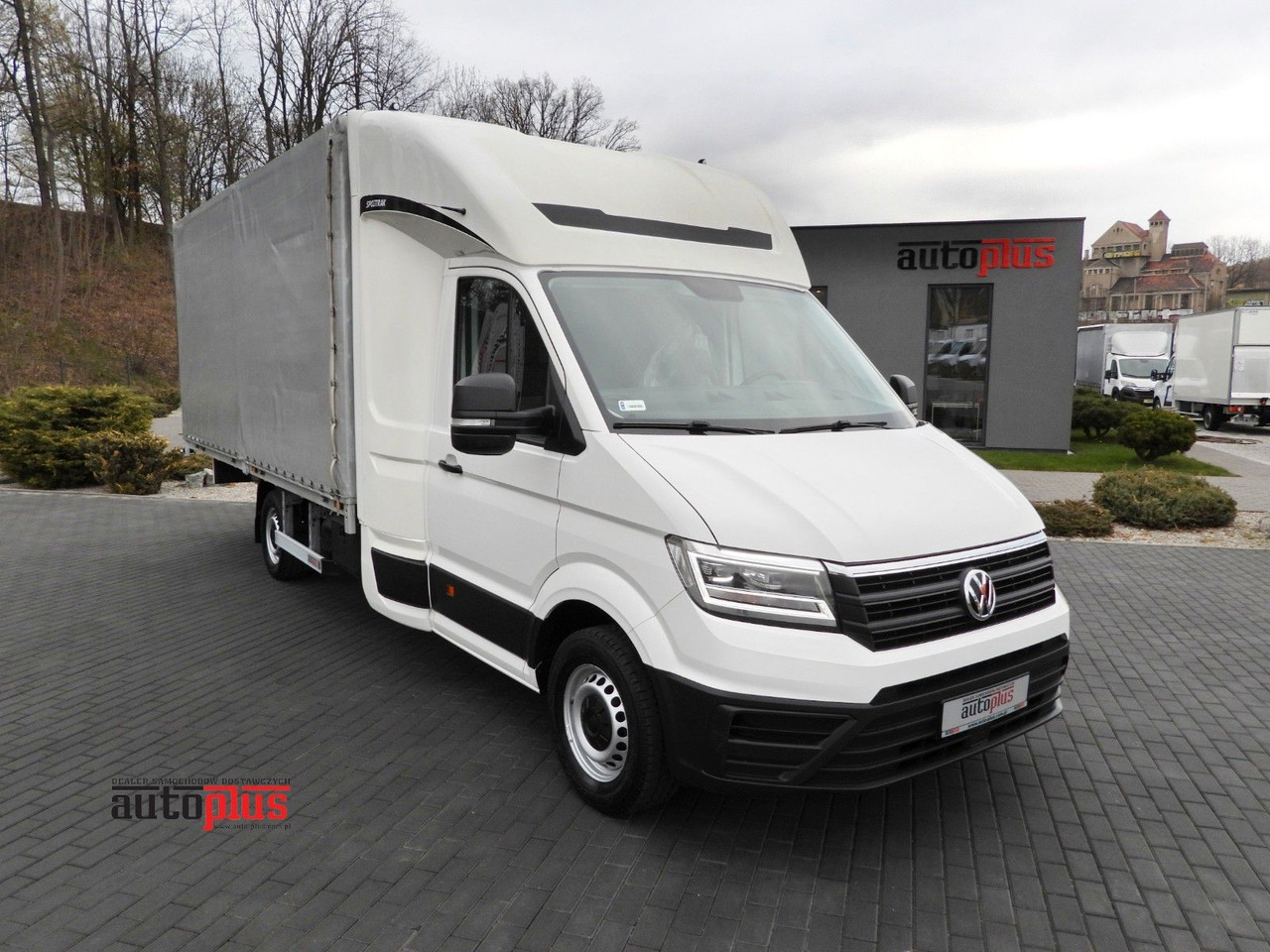 Volkswagen CRAFTER PRITSCHE PLANE 10 PALETTEN WEBASTO - Utilitaire rideaux coulissants (PLSC): photos 1 Volkswagen CRAFTER PRITSCHE PLANE 10 PALETTEN WEBASTO - Utilitaire rideaux coulissants (PLSC): photos 1