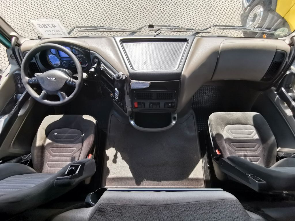 Camion bétaillère DAF XF 105.460  / Intarder / 4 Stock / KOMPLETT ! DAF XF 105.460  / Intarder / 4 Stock / KOMPLETT !: photos 14