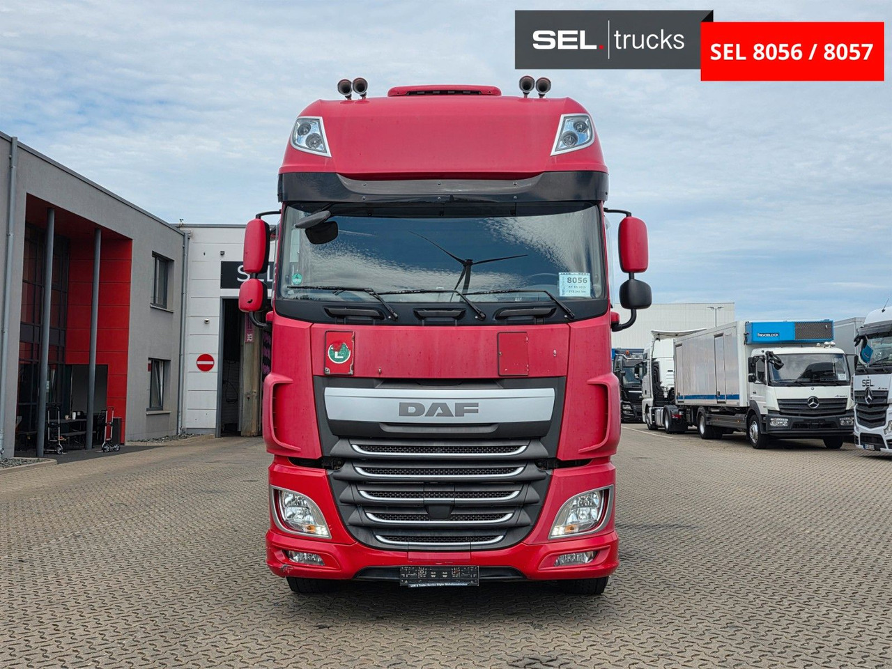DAF XF 410 / ZF Intarder / Durchladezug - Camion à rideaux coulissants: photos 2 DAF XF 410 / ZF Intarder / Durchladezug - Camion à rideaux coulissants: photos 2