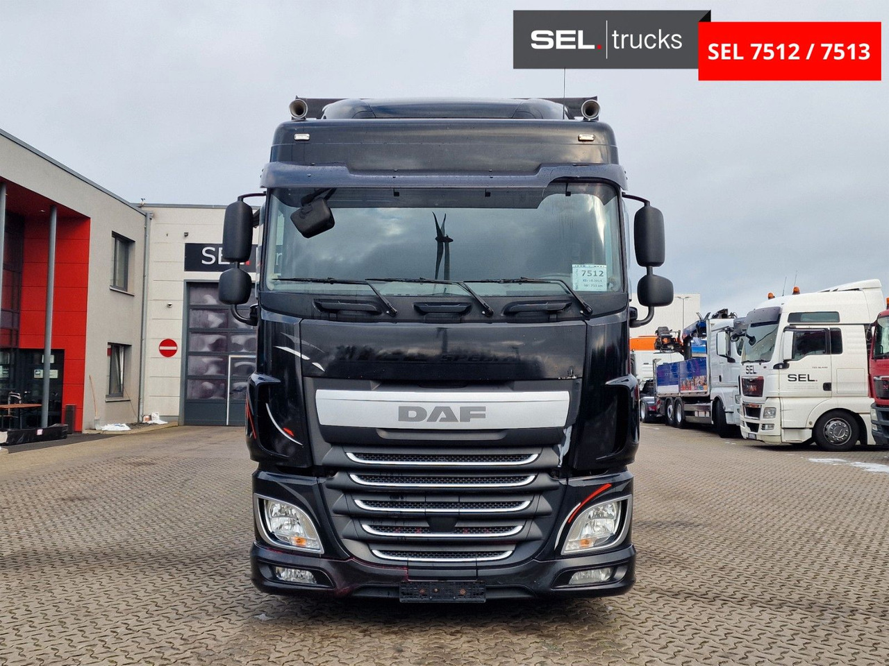 DAF XF 460 FAR / ZF Intarder / Durchladezug - Camion à rideaux coulissants: photos 2 DAF XF 460 FAR / ZF Intarder / Durchladezug - Camion à rideaux coulissants: photos 2