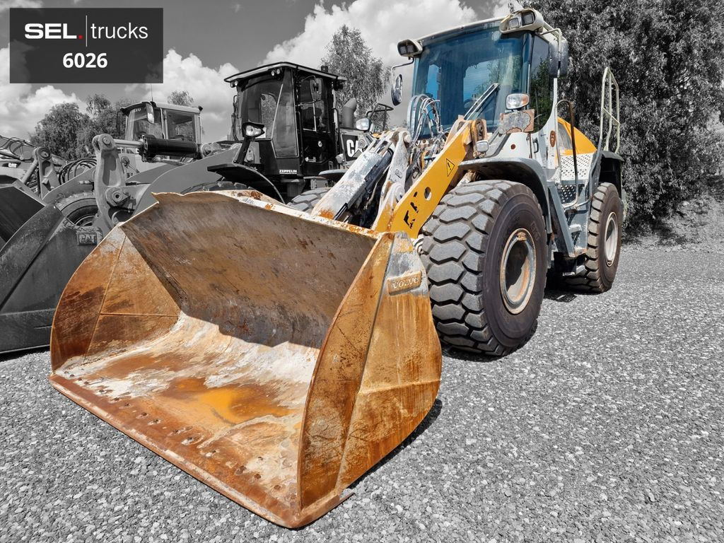 Liebherr L 550 / 2014 / 9.783 h Liebherr L 550 / 2014 / 9.783 h - Chargeuse sur pneus: photos 1 Liebherr L 550 / 2014 / 9.783 h Liebherr L 550 / 2014 / 9.783 h - Chargeuse sur pneus: photos 1