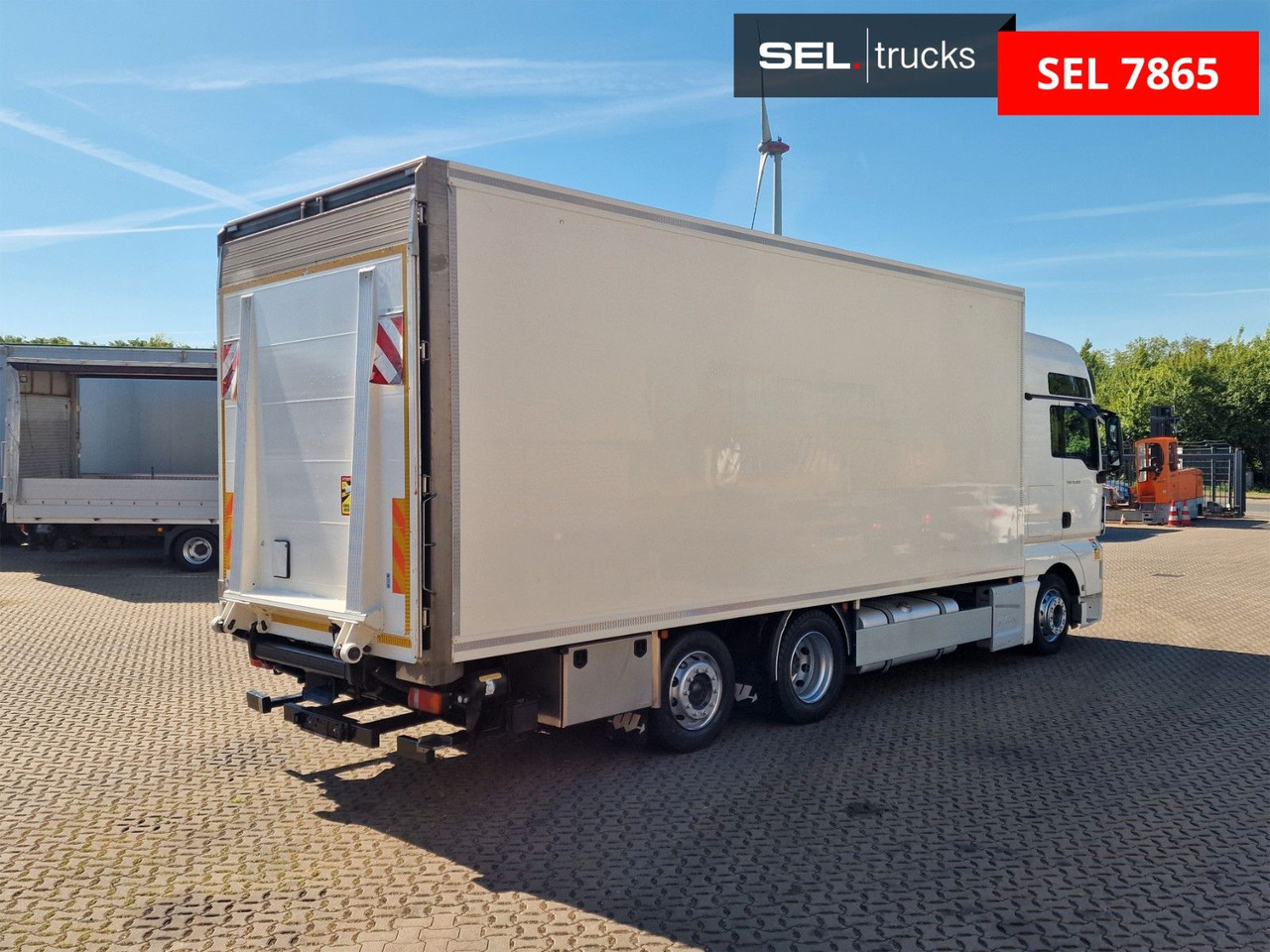 MAN TGX 24.400 6X2-2 LL-U / Intarder / Ldbw / Konvek - Camion fourgon: photos 5 MAN TGX 24.400 6X2-2 LL-U / Intarder / Ldbw / Konvek - Camion fourgon: photos 5